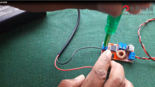 如何制作12伏电池充电器